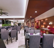 Restaurant 4 Quest San Hotel Denpasar by ASTON