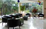 Bar, Cafe and Lounge 7 Royal Denai View Hotel