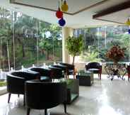 Bar, Kafe, dan Lounge 7 Royal Denai View Hotel