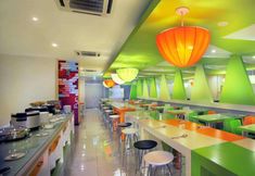 Restaurant 4 favehotel Braga Bandung