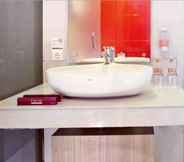 In-room Bathroom 2 favehotel Cimanuk Garut