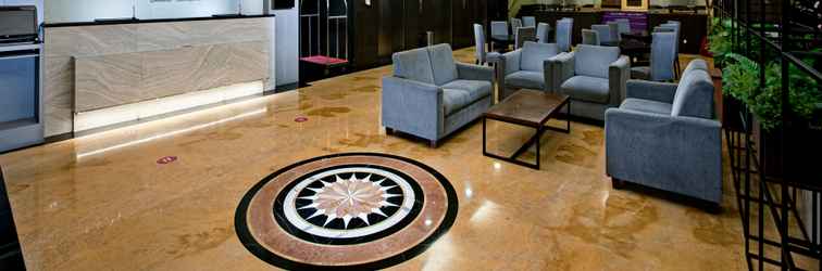 Lobby Quest Hotel Darmo - Surabaya by ASTON