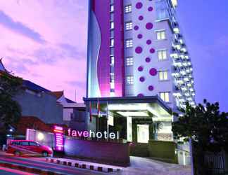 Luar Bangunan 2 favehotel Zainul Arifin (Gajah Mada)