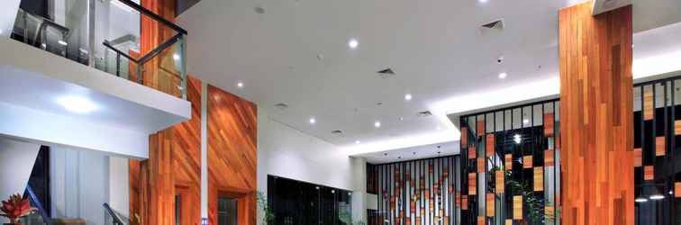 Lobby Harper Purwakarta by ASTON