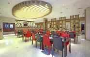 Restaurant 7 Hotel Neo Cirebon by ASTON