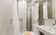 Toilet Kamar 5 Rock Hotel Family