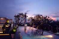 Swimming Pool Kemang Icon Hotel