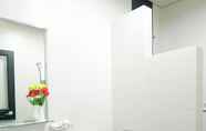 In-room Bathroom 6 D'Arcici Plumpang