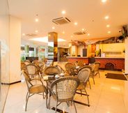 Bar, Kafe dan Lounge 7 LEO Express Hotel