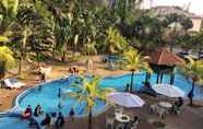 Hồ bơi 5 Virgo Batik Resort 