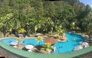 Swimming Pool 7 Virgo Batik Resort 