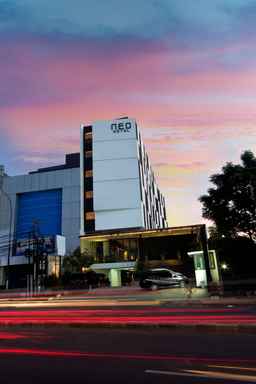 Hotel Neo Tendean by ASTON, Rp 385.000