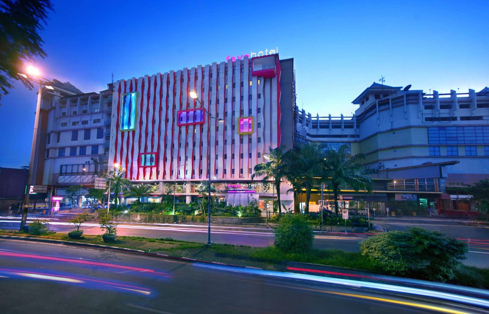 Logo favehotel PGC Cililitan