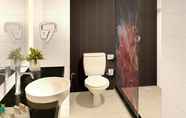 Toilet Kamar 7 ASTON Solo Hotel