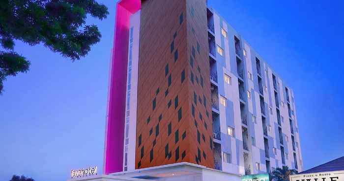 Bên ngoài favehotel Simpang Lima - Semarang