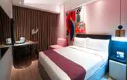 Kamar Tidur 5 Brits Hotel Puri Indah