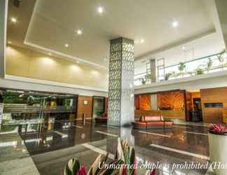 Lobi 2 Hotel Gren Alia Jakarta