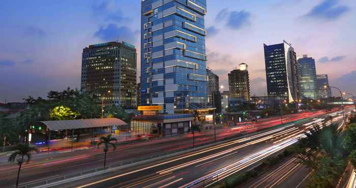 Bangunan ASTON Priority Simatupang & Conference Center