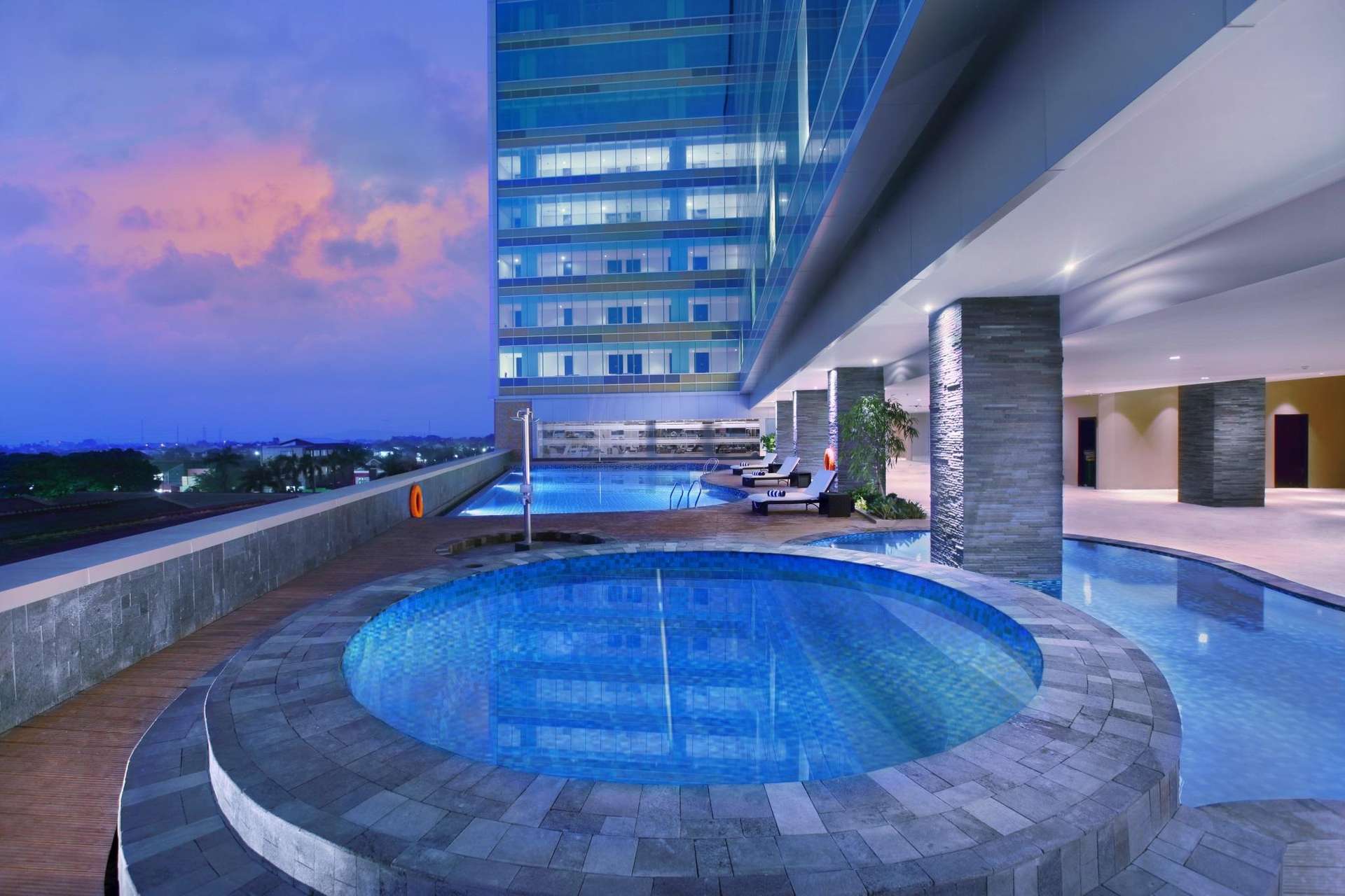 The Alana Hotel and Convention Center - Solo by ASTON