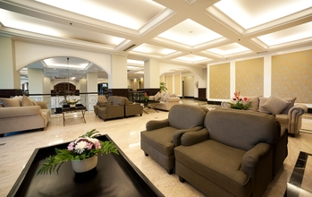 Lobby 4 Royal Kuningan Hotel