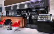 Bar, Kafe dan Lounge 2 Hotel Neo Gubeng - Surabaya by ASTON