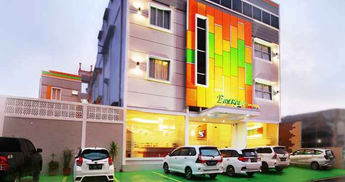 Bên ngoài Emerald Hotel Ternate