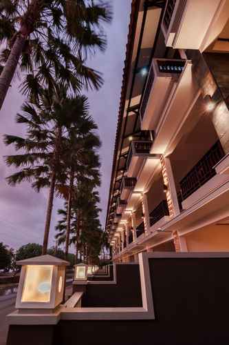 EXTERIOR_BUILDING Surya Kencana Seaside Hotel