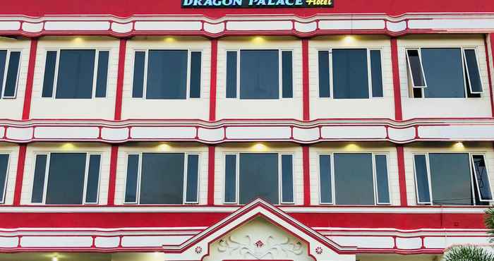 Lobi Dragon Palace Hotel