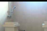 Toilet Kamar Archie Hotel 2