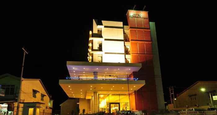 ภายนอกอาคาร ASTON Ketapang City Hotel