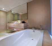 In-room Bathroom 6 ASTON Banua Banjarmasin Hotel & Convention Center