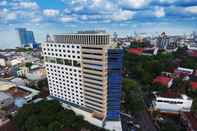 Bangunan ASTON Makassar Hotel & Convention Center