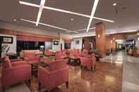 Bar, Cafe and Lounge ASTON Tanjung City Hotel
