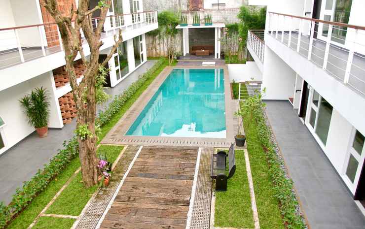 Fasilitas kolam renang di Ampera Avenue
