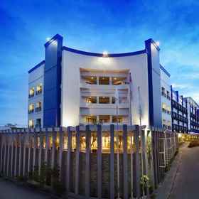 Exterior / Building 1 Aston Pontianak Hotel & Convention Center, Pontianak Hotels