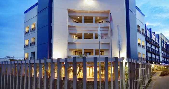 Exterior ASTON Pontianak Hotel & Convention Center