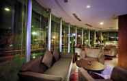 Bar, Kafe, dan Lounge 4 ASTON Pluit Hotel & Residence