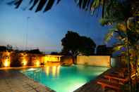 Swimming Pool favehotel Rembang