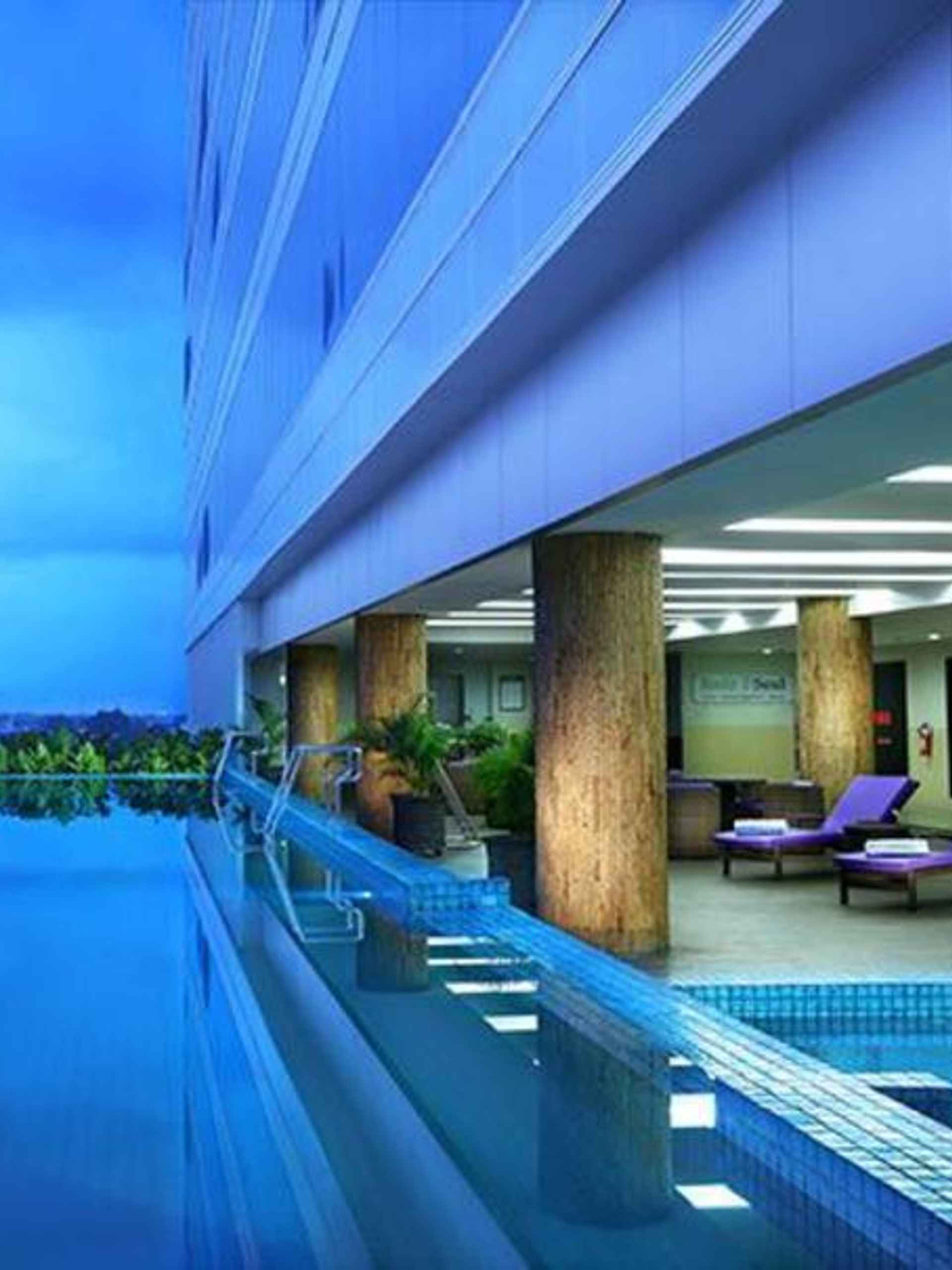 Swimming Pool ASTON Madiun Hotel & Conference Center