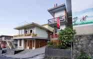 ภายนอกอาคาร 3 OYO 1048 Rahayu Bromo Hotel