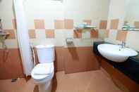 Toilet Kamar The Kresna Hotel