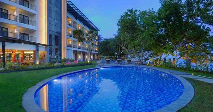 Swimming Pool ASTON Anyer Beach Hotel