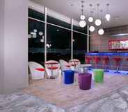 Bar, Cafe and Lounge 4 ASTON Lampung City Hotel