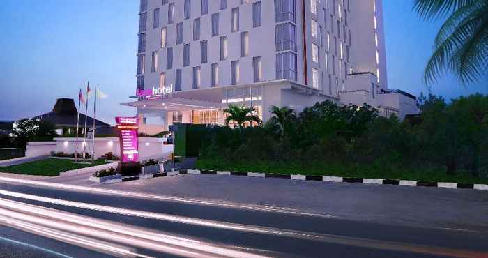 Bên ngoài favehotel Palembang