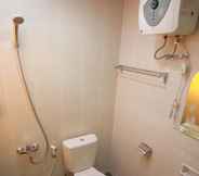In-room Bathroom 6 Khalifah Hotel Syariah