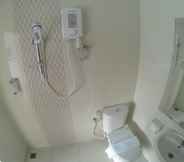 In-room Bathroom 3 Citismart Hotel BSD