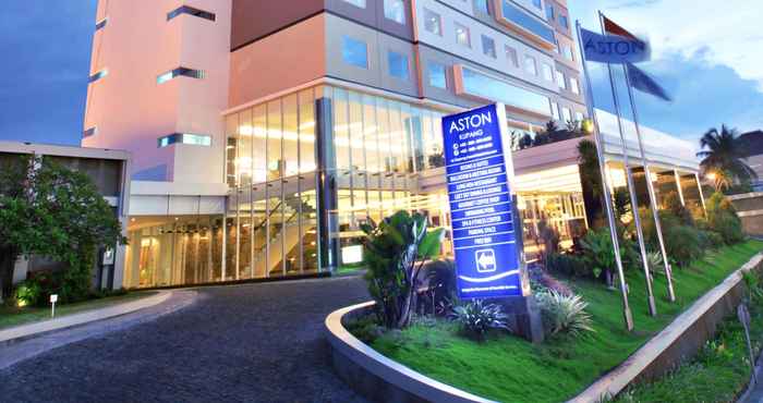 Lobi ASTON Kupang Hotel & Convention Center