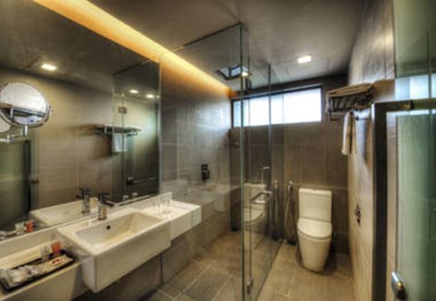 客室内バスルーム Raia Hotel Kota Kinabalu