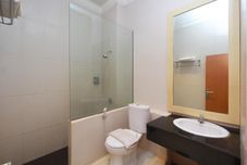 客室内バスルーム Raja Residence Jambi