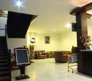 Lobby 7 Jazz Hotel Palu